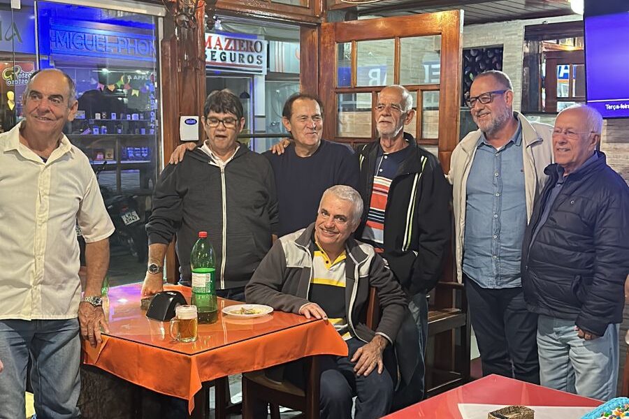 Dono de bar tradicional comemora aniversário