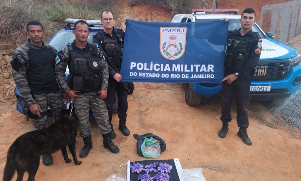 Cão farejador Drako encontra drogas em Italva