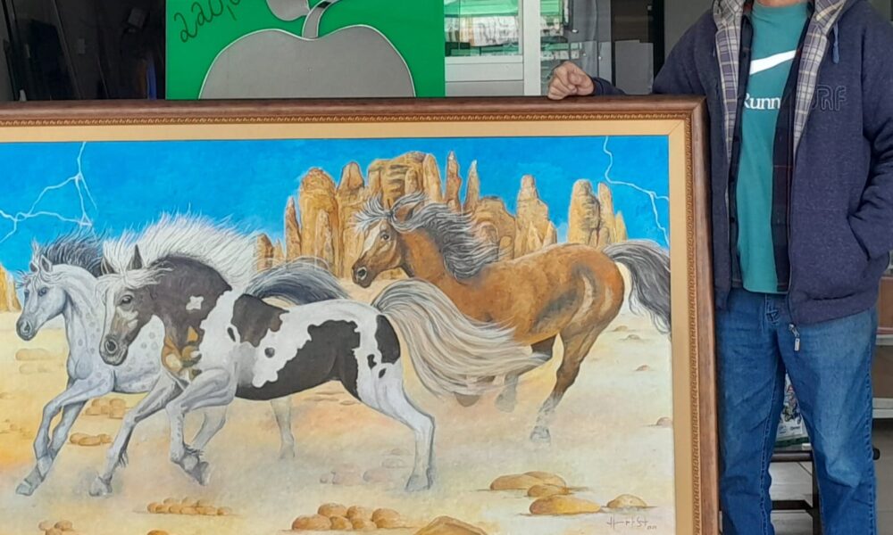 Humberto Santos mostra as suas telas em Cardoso Moreira