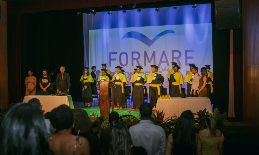 Formatura do curso Auxiliar Administrativo Industrial mantido pela Concrelagos