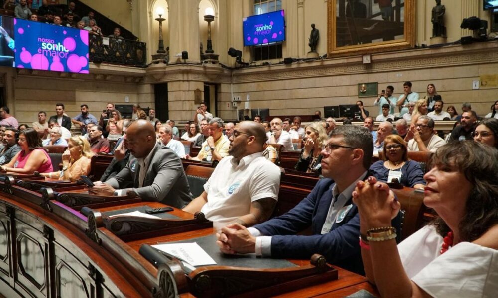 Comitiva Esperança prestigia Glauber Bastos no Rio
