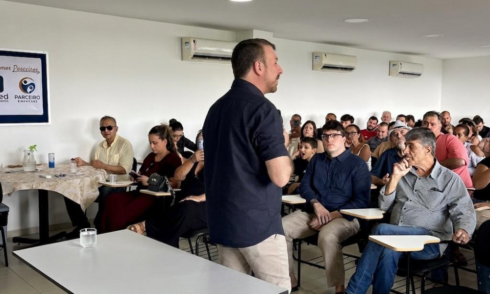 Deputado federal e ex-secretário do Rio, esteve em Itaperuna